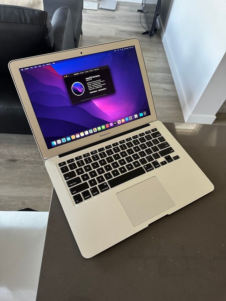 2015 Apple Macbook Air/13.3"/Core i5/8GB RAM/Monterey/BRAND NEW BATTERY/2 CYCLES - thelaptopshop.ca