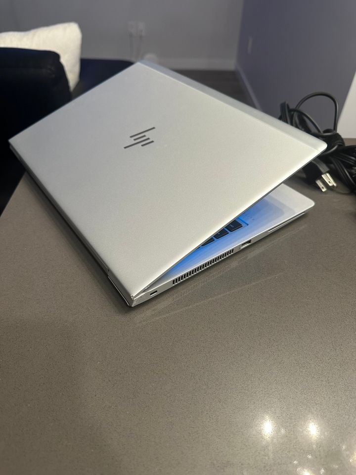 HP Elitebook 840 G5 14"/vPro QUAD Core i5/16GB RAM/Windows 10/Bang & Olufsen - thelaptopshop.ca