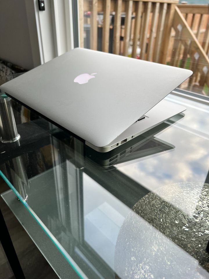 2017 Apple Macbook Air 13" /Intel Core i7/8GB RAM/NEW Battery 0 Cycles - thelaptopshop.ca