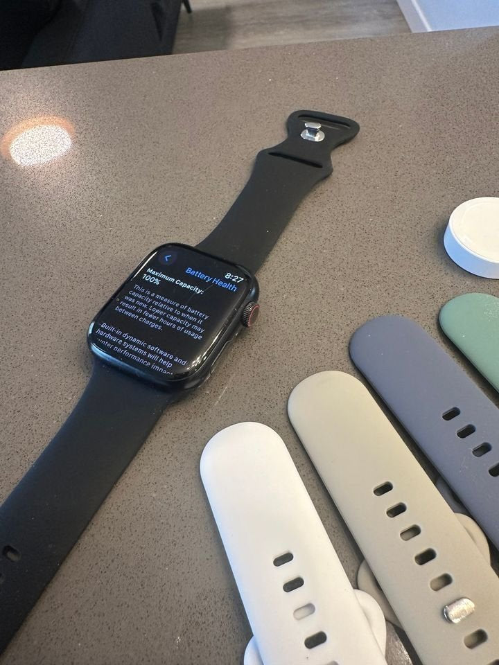 Apple Watch Series 8 GPS + Cellular Aluminum 45mm