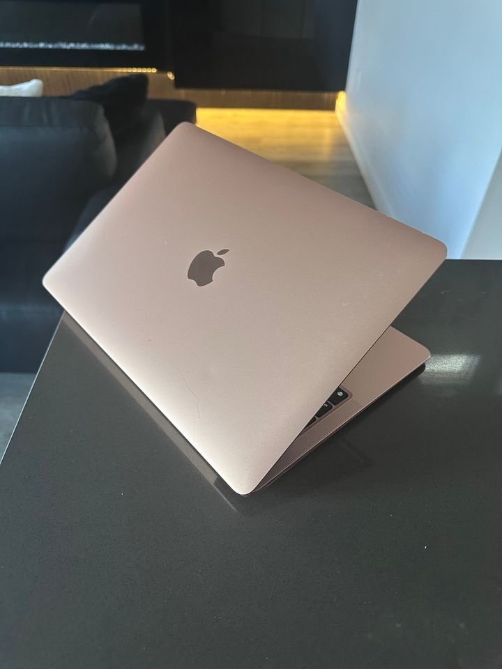 2020 Apple Macbook Air GOLD- M1 3.2 Ghz- 