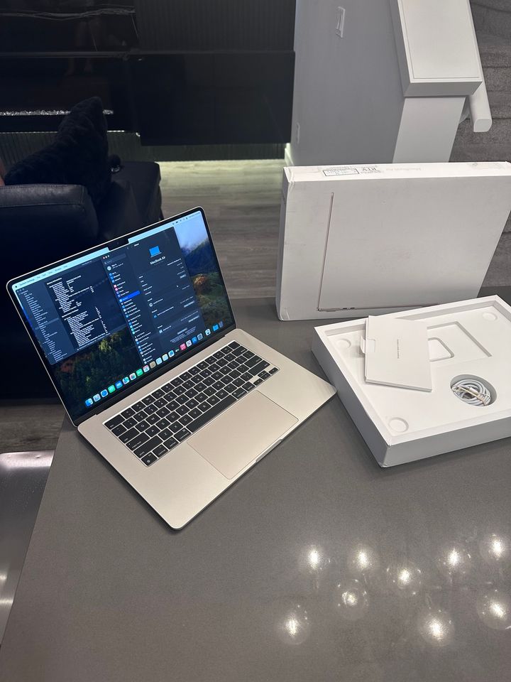 2023 Apple Macbook Air 15" Starlight/ M2 - 8 CORE/Sonoma/100% Battery