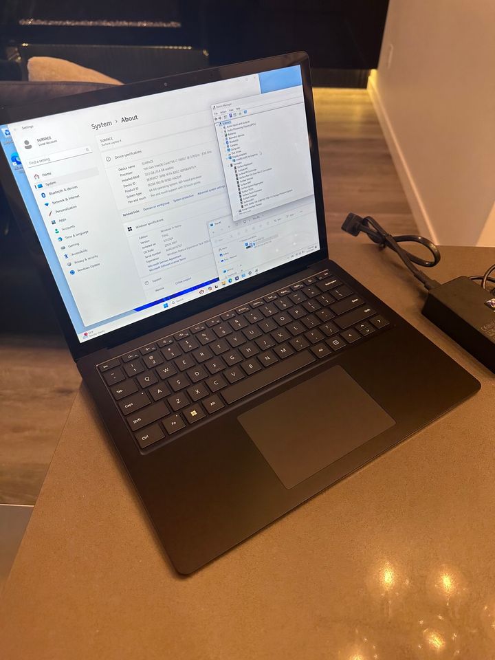 Microsoft Surface Laptop 4 13.5" Touchscreen- Core i7 QUAD 32GB RAM, 1TB SSD, Win 11