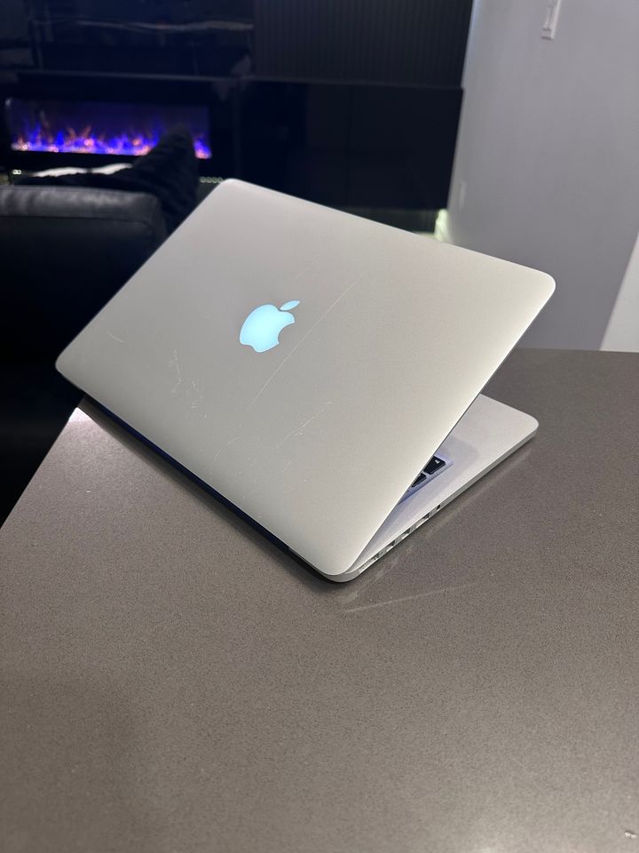 2015 Apple Macbook Pro Retina/Core i5 2.9Ghz /16GB/ Upgraded 512GB/$340