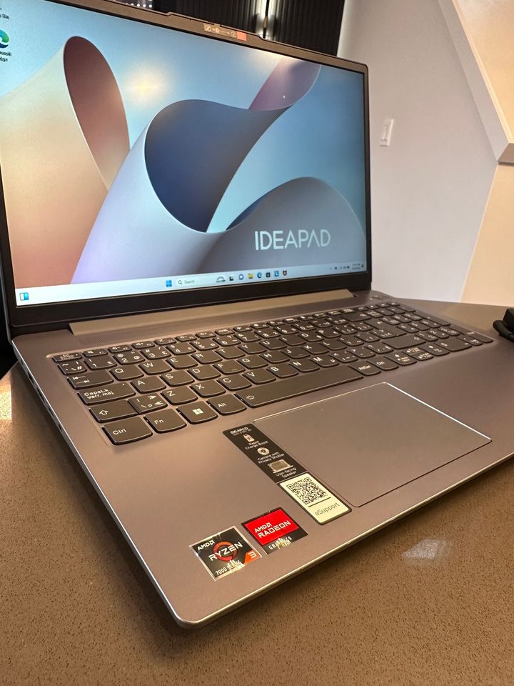 Mid 2023 Lenovo IdeaPad Slim 3 15.6" - AMD Ryzen 3 QUAD CORE- 8 GB RAM - 256 GB SSD - Windows 11 Home S 