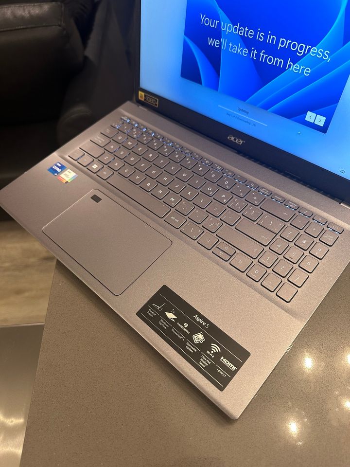 2022 Acer 15.6" Aluminum / Core i7 12 CORE/16 GB RAM/512 GB SSD/WIFI 6/Finger Scan
