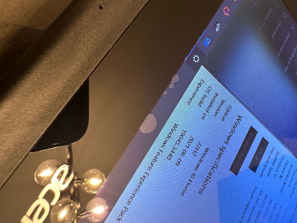 Acer Aspire R3 2 in 1 Touchscreen Laptop / 500 GB / Intel Dual Core