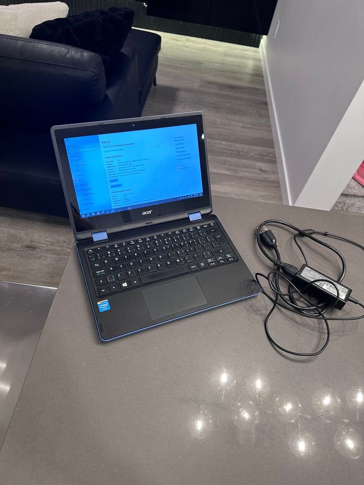 Acer Aspire R3 2 in 1 Touchscreen Laptop / 500 GB / Intel Dual Core
