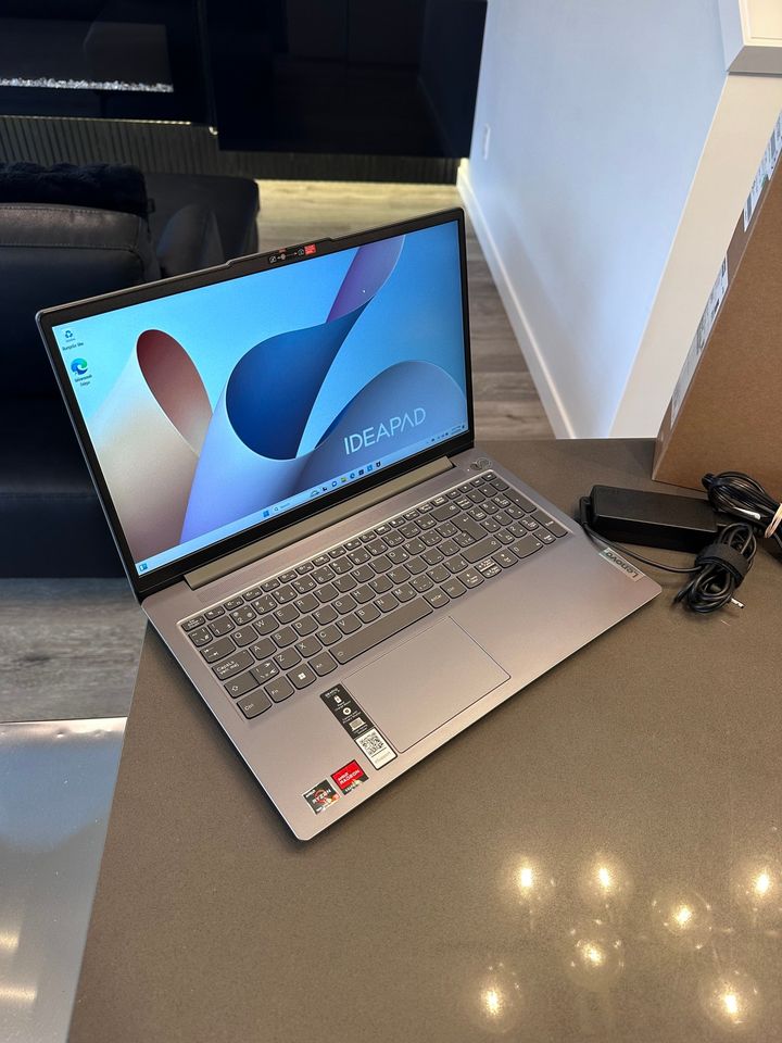 Mid 2023 Lenovo IdeaPad Slim 3 15.6" - AMD Ryzen 3 QUAD CORE- 8 GB RAM - 256 GB SSD - Windows 11 Home S 