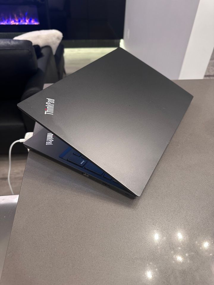 Lenovo ThinkPad /QUAD Core i5 10th Gen / 16GB/512GB SSD/Win 11/HARMAN