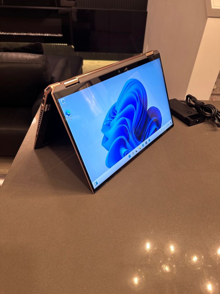 HP Spectre x360 15" 4K Touch Black/ Gold - Core i7 Quad Core - 16GB Ram- 512 SSD