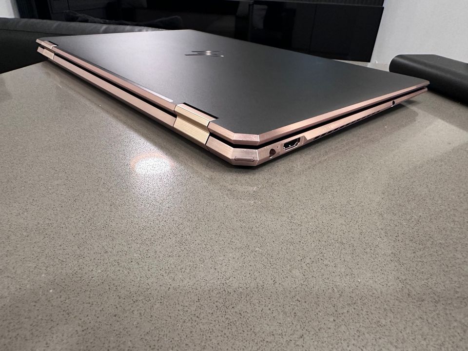 HP Spectre x360 15" 4K Touch Black/ Gold - Core i7 Quad Core - 16GB Ram- 512 SSD