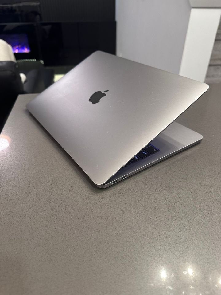 2017 Apple Macbook Pro- Core i5/8GB/128GB/ Monterey / Space Grey / Like New