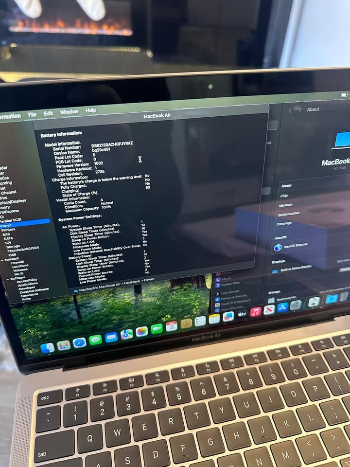 2020 Apple Macbook Air Space Grey- M1/ English 100% Batt macOS Sequoia