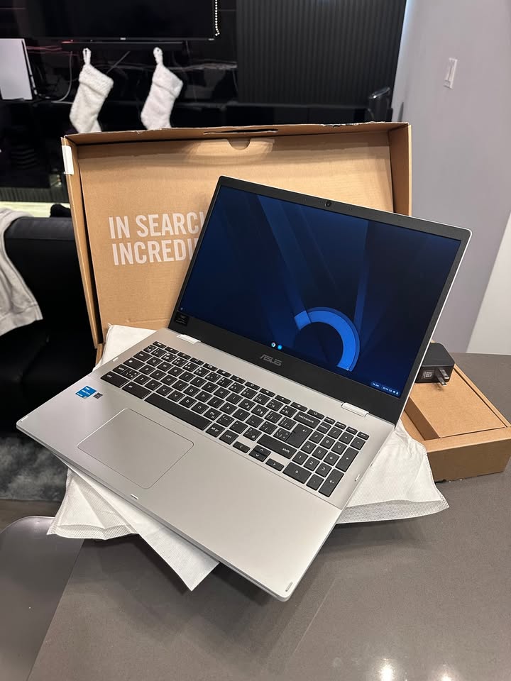ASUS Chromebook 15.6" Full HD NanoEdge Display, Intel QUAD Core, 64GB, Chrome OS