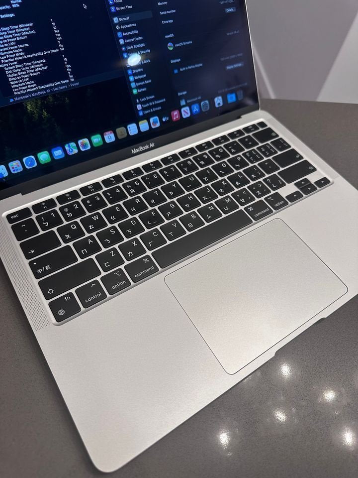 2020 Apple Macbook Air- M1/ English & Chinese (Zhuyin)Keyboard $650