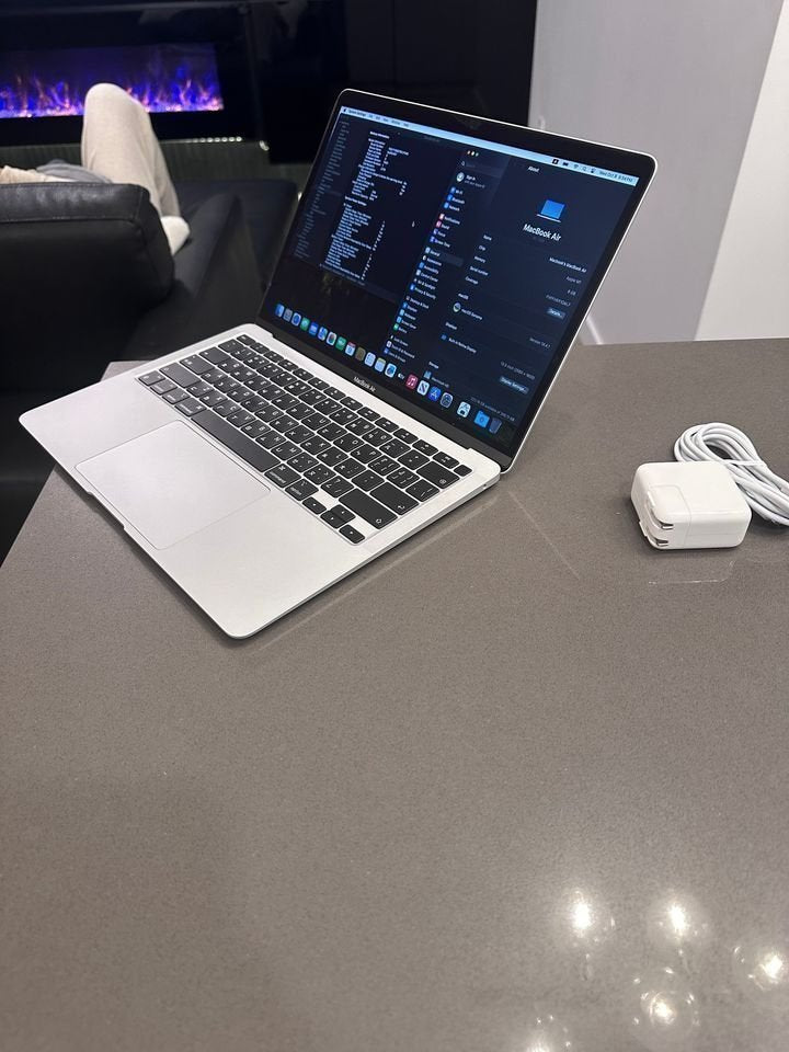 2020 Apple Macbook Air- M1/ English & Chinese (Zhuyin)Keyboard $650