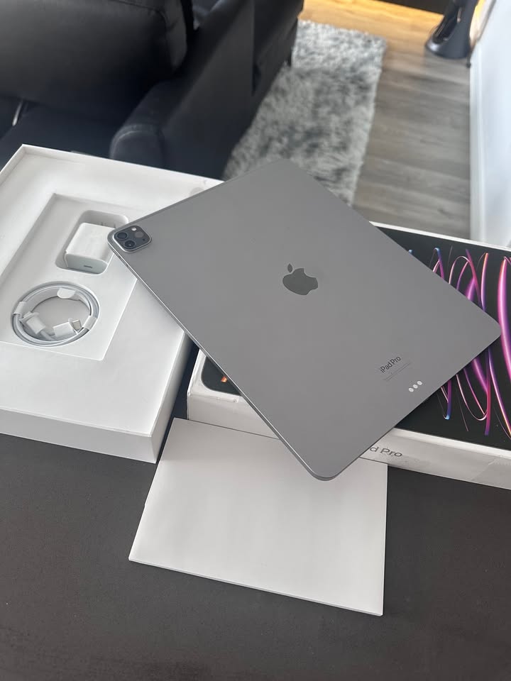 Apple iPad Pro 12.9" Wi-Fi M2 (6th Generation) 