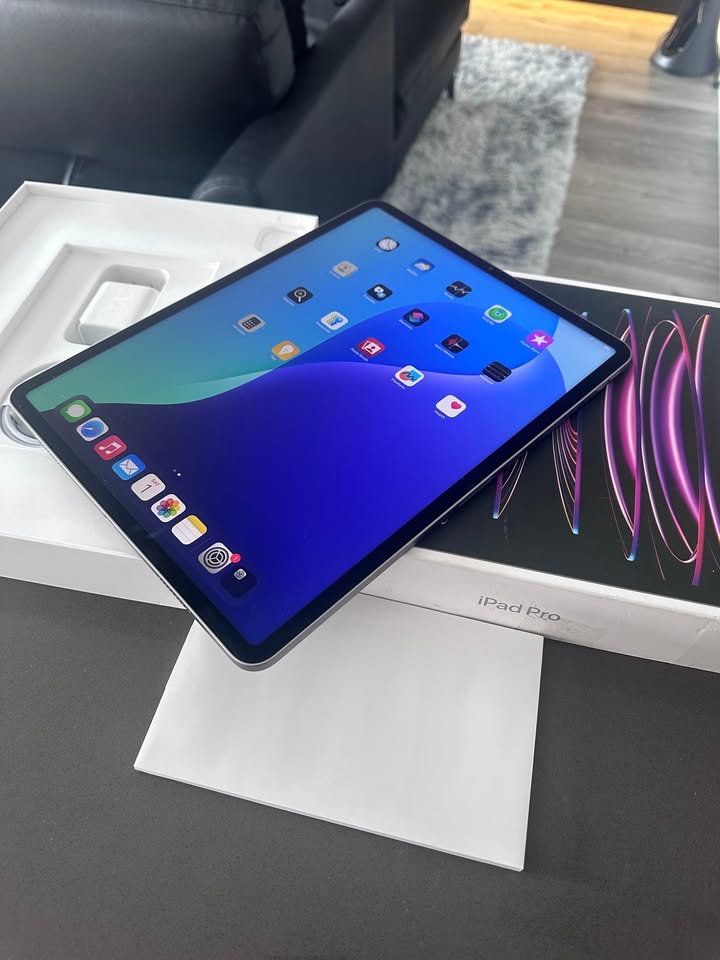 Apple iPad Pro 12.9" Wi-Fi M2 (6th Generation) 