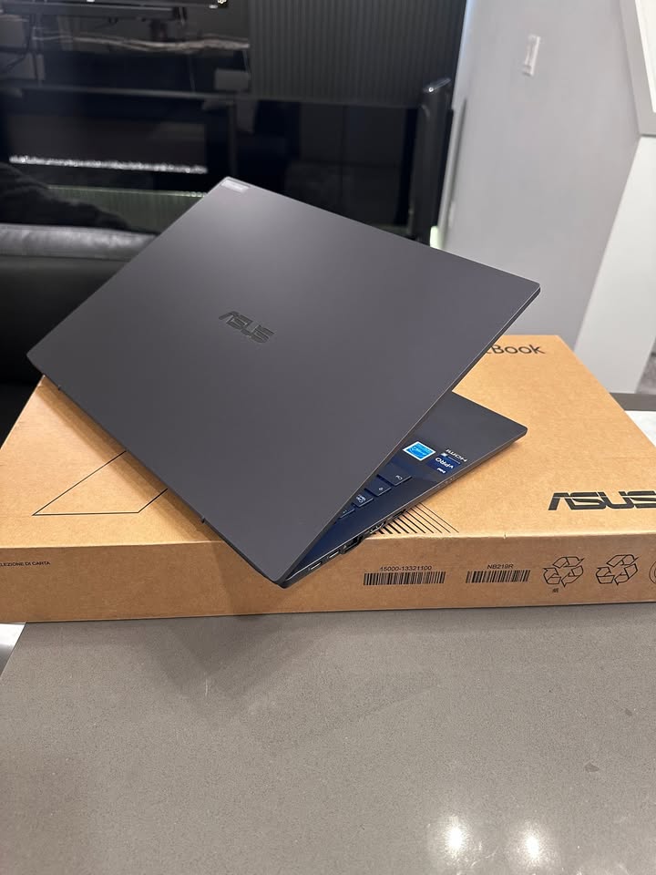 Late 2023-ASUS Expertbook B5 / 16" / Intel i5 13th Gen 12 CORE / 16GB / SSD / WIN 11 PRO