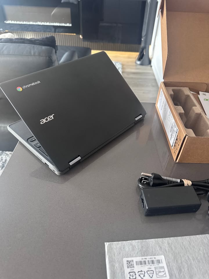 Mid 2023 Acer 11.6" Touch Rugged Chromebook Laptop/128 GB/8 GB/8 Core