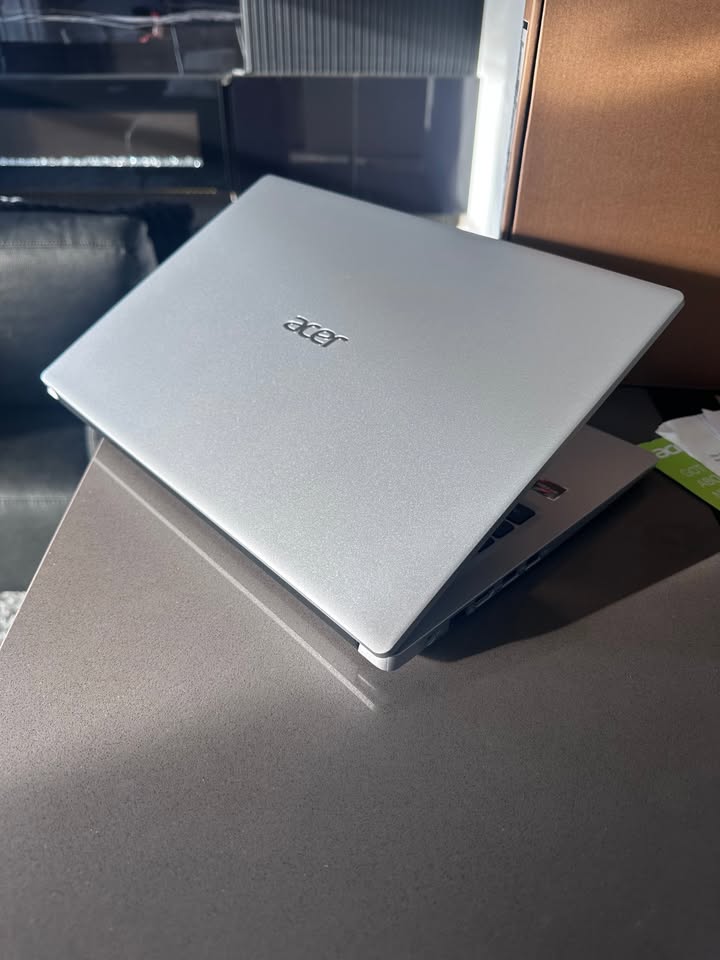 Mid 2022 Acer Aspire 3 / 15.6" 1080HD / Ryzen 3 / SSD / 8GB / WIN 11