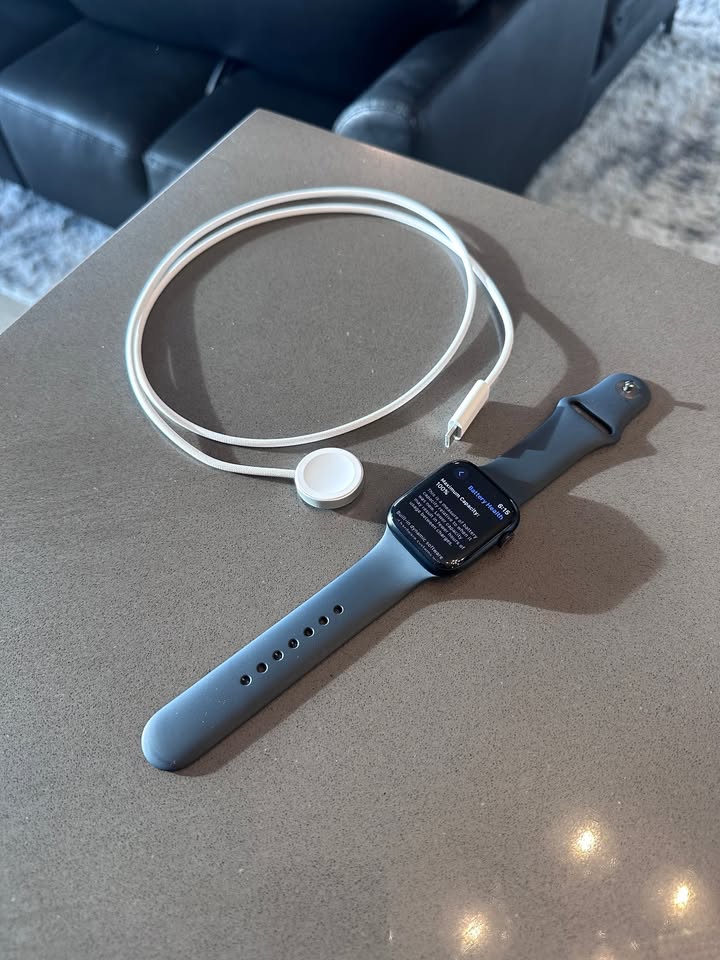 Apple Watch Series 9 (GPS + Cellular) 45mm Midnight / 100% Battery