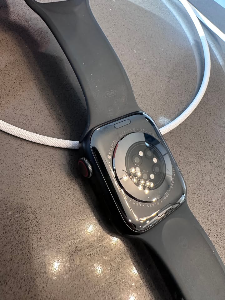 Apple Watch Series 9 (GPS + Cellular) 45mm Midnight / 100% Battery