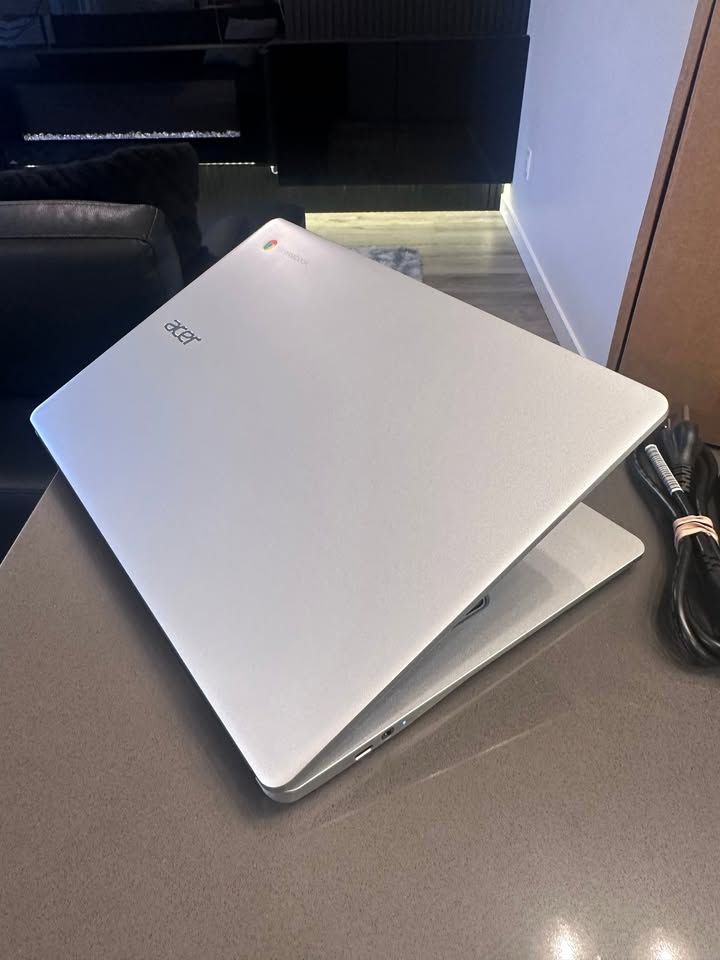 2023 Acer Chromebook 14” Full HD 1080p, 8 Core/128GB/ 8GB Chrome OS