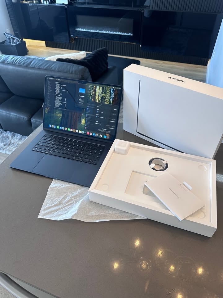 2023 Apple Macbook Air 15" Midnight/ M2 - 8 CORE/Sequoia/Box