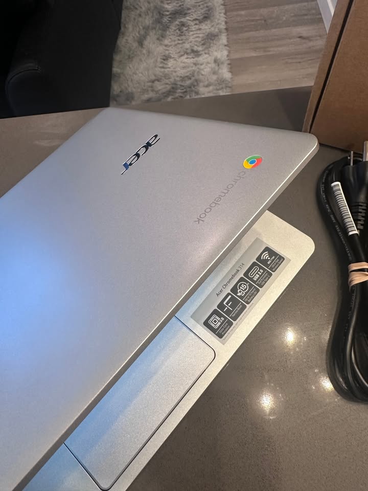 2023 Acer Chromebook 14” Full HD 1080p, 8 Core/128GB/ 8GB Chrome OS