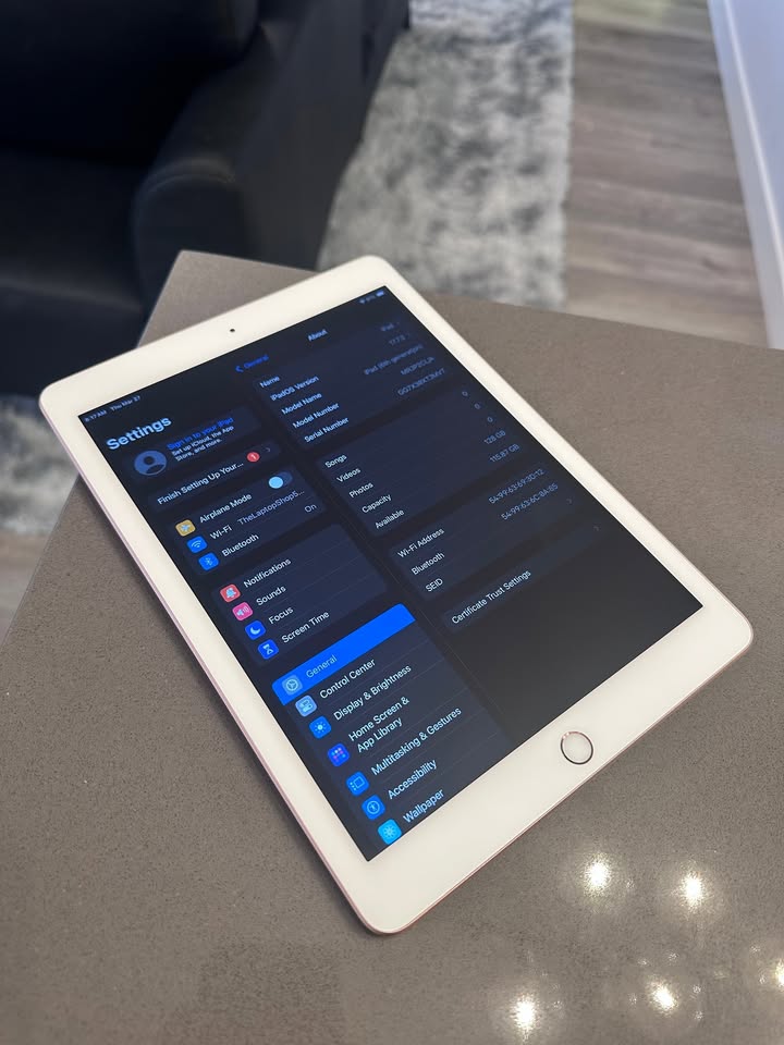 Apple iPad 128GB 6th Gen (Wi-Fi) GOLD