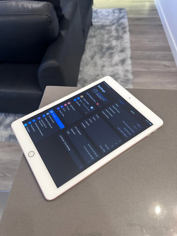 Apple iPad 128GB 6th Gen (Wi-Fi) GOLD