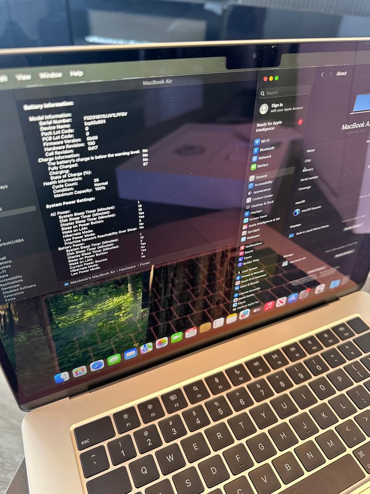 2023 Apple Macbook Air 15" Starlight/ M2 - 8 CORE/100% Battery 100%