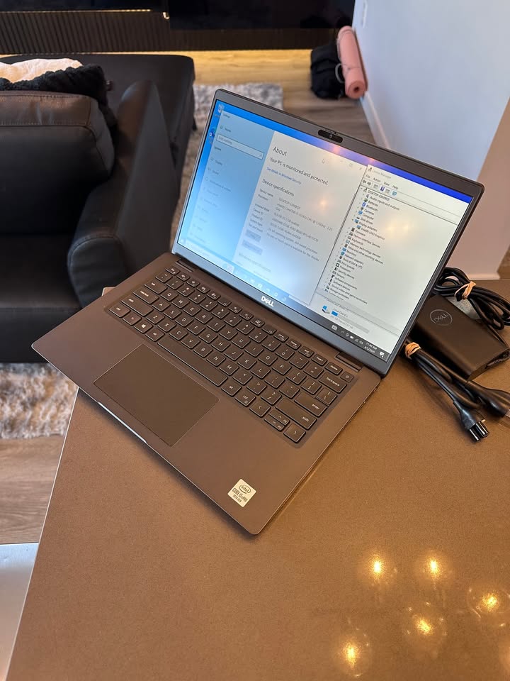 Dell Latitude 14" Laptop - Intel Core i5-10310U QUAD Core- SSD - 16 GB RAM - Carbon Fiber