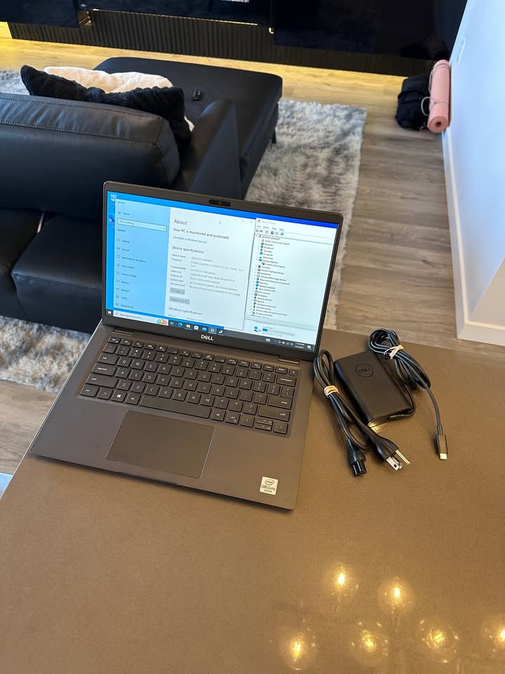 Dell Latitude 14" Laptop - Intel Core i5-10310U QUAD Core- SSD - 16 GB RAM - Carbon Fiber