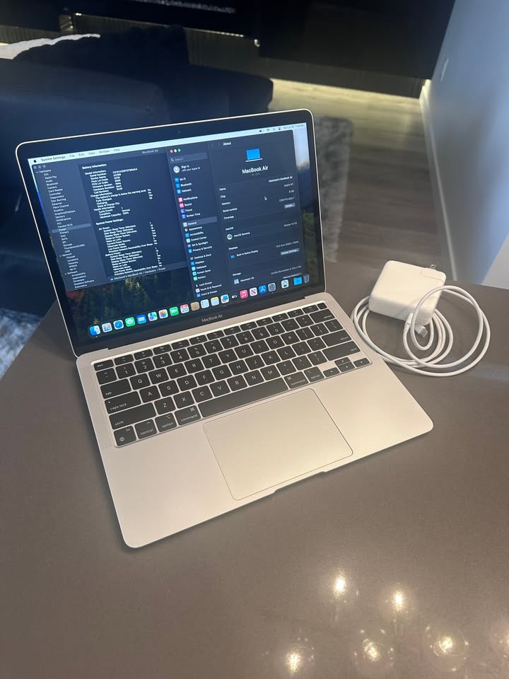 2020 Apple Macbook Air Silver- M1/ English 100% Batt macOS Sonoma