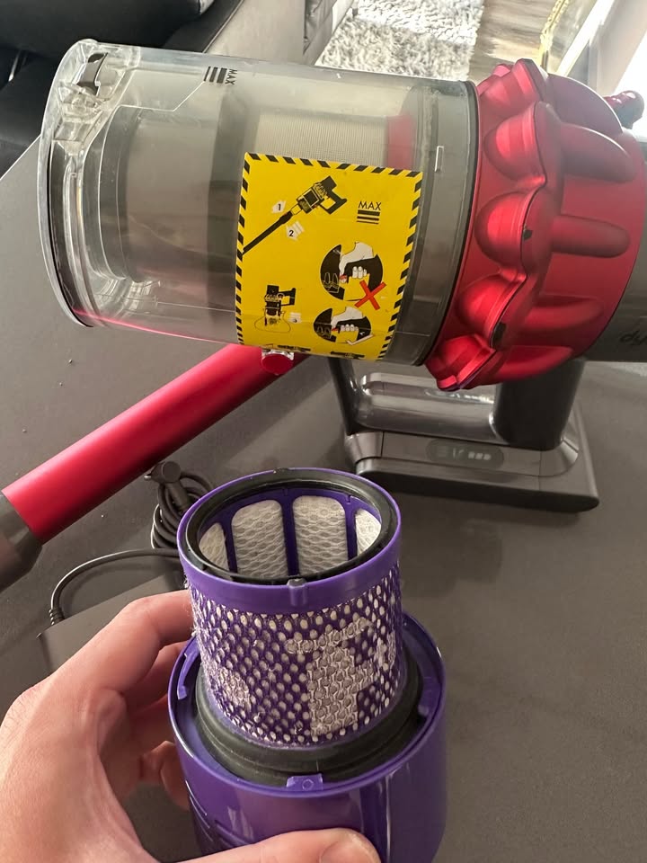 Dyson Cyclone V10 Motorhead Cordless Vacuum