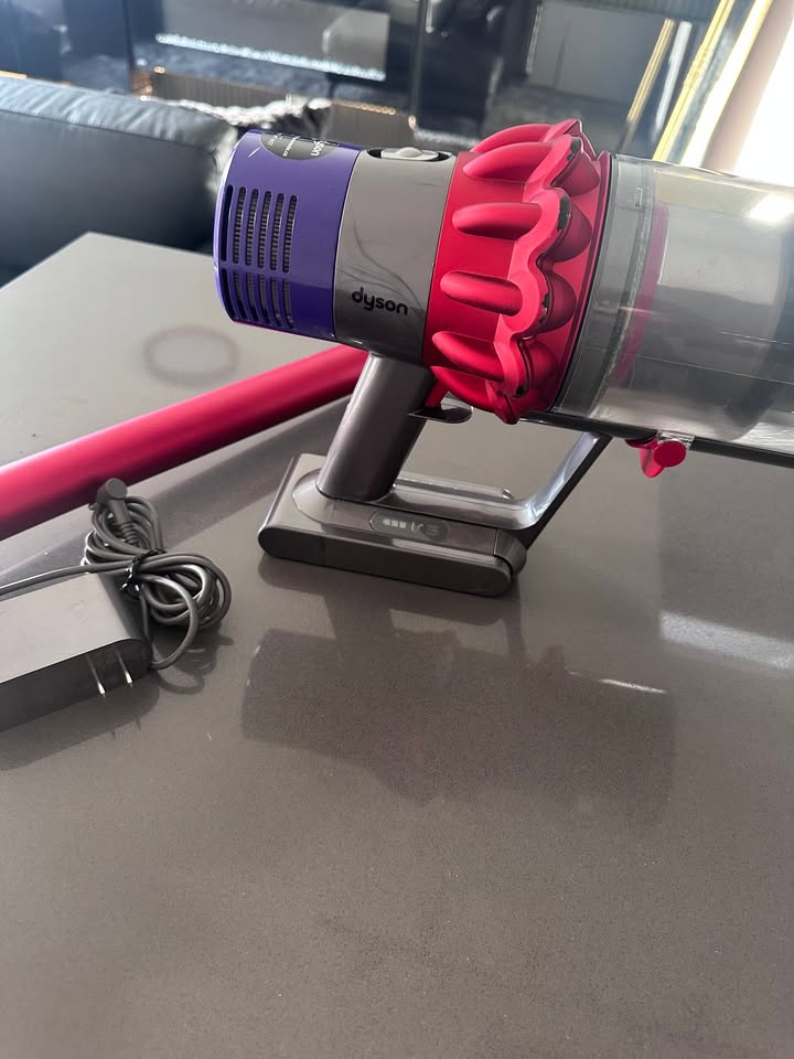 Dyson Cyclone V10 Motorhead Cordless Vacuum
