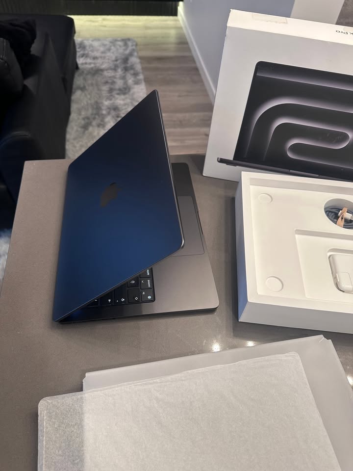 Apple MacBook Pro 14-inch (Late 2023) M3 Pro, 18GB RAM, 512GB SSD – Black