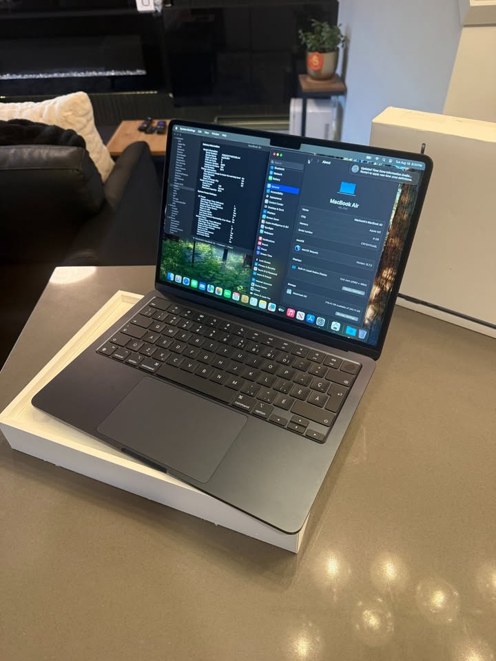 2022 Apple MacBook Air 13.6" | M2 | 8GB RAM | 256GB SSD