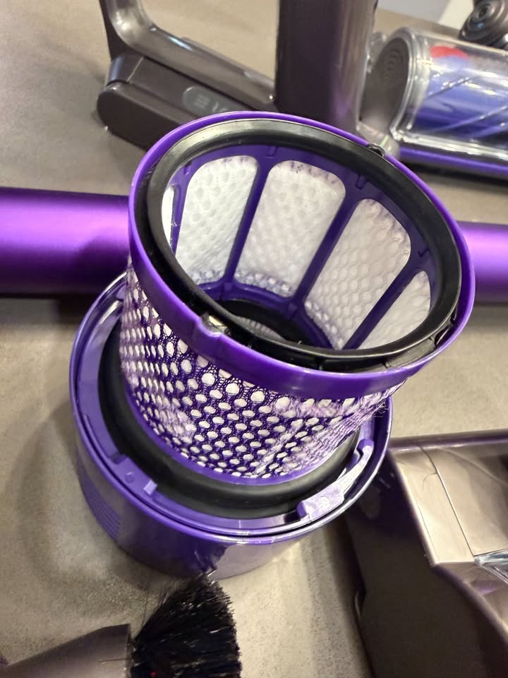 Dyson Cyclone V10 Animal Cordless Vacuum | NEW Store Display