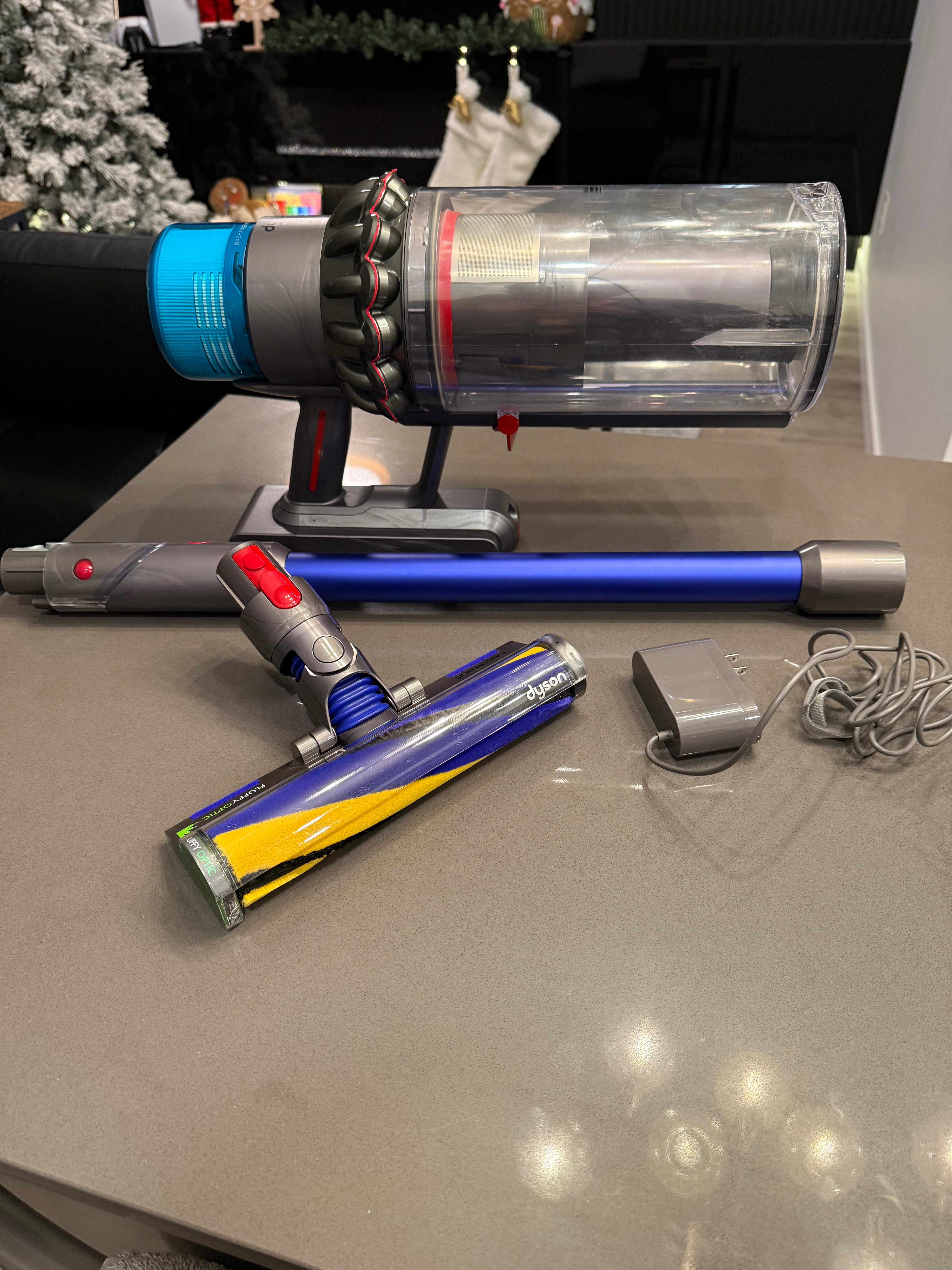 Dyson Gen5outsize Cordless Stick Vacuum -LIKE NEW
