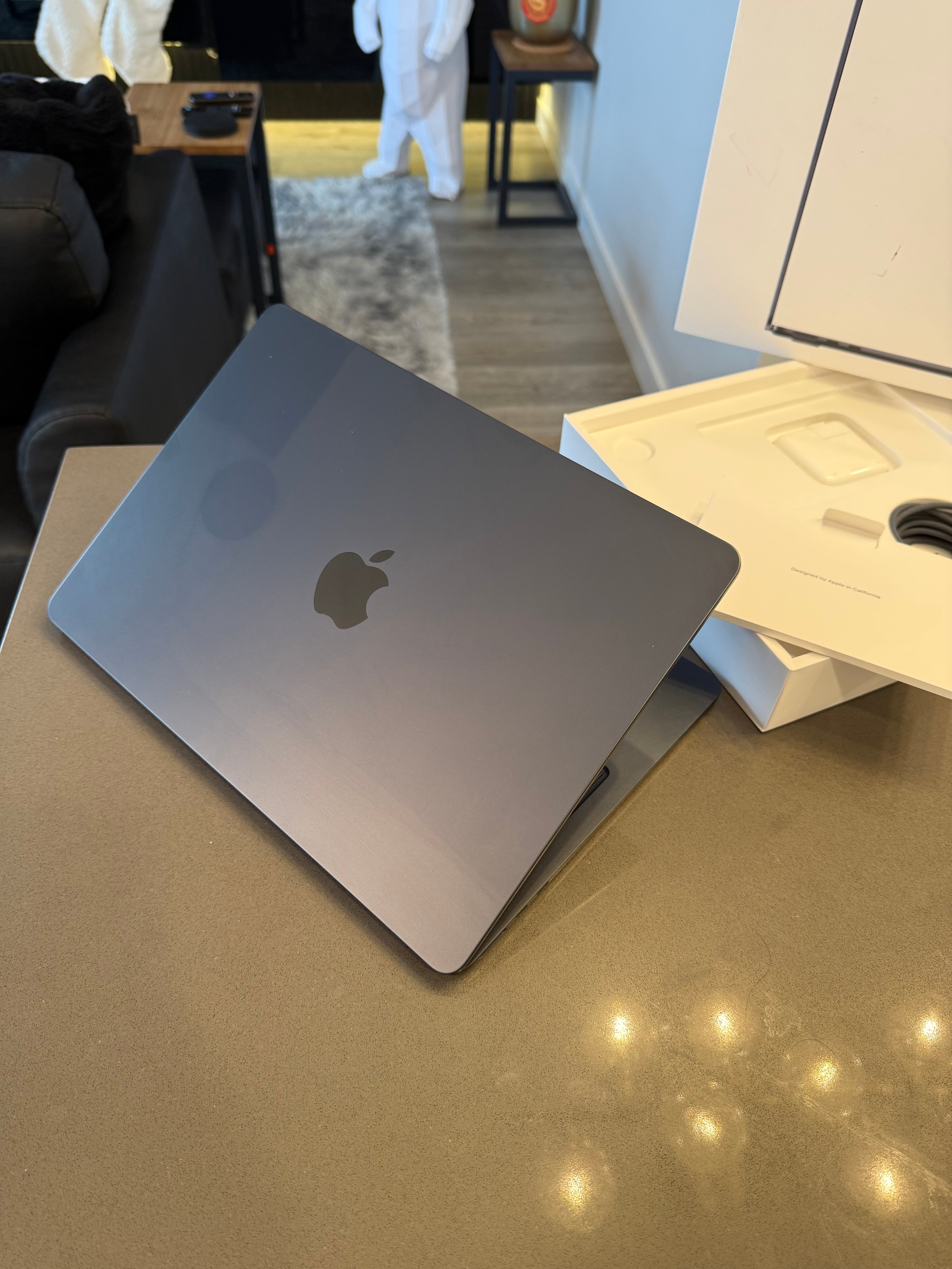 Apple Macbook Air 13.6" Midnight/ M2 - 8 CORE/ Buy Now Pay Later