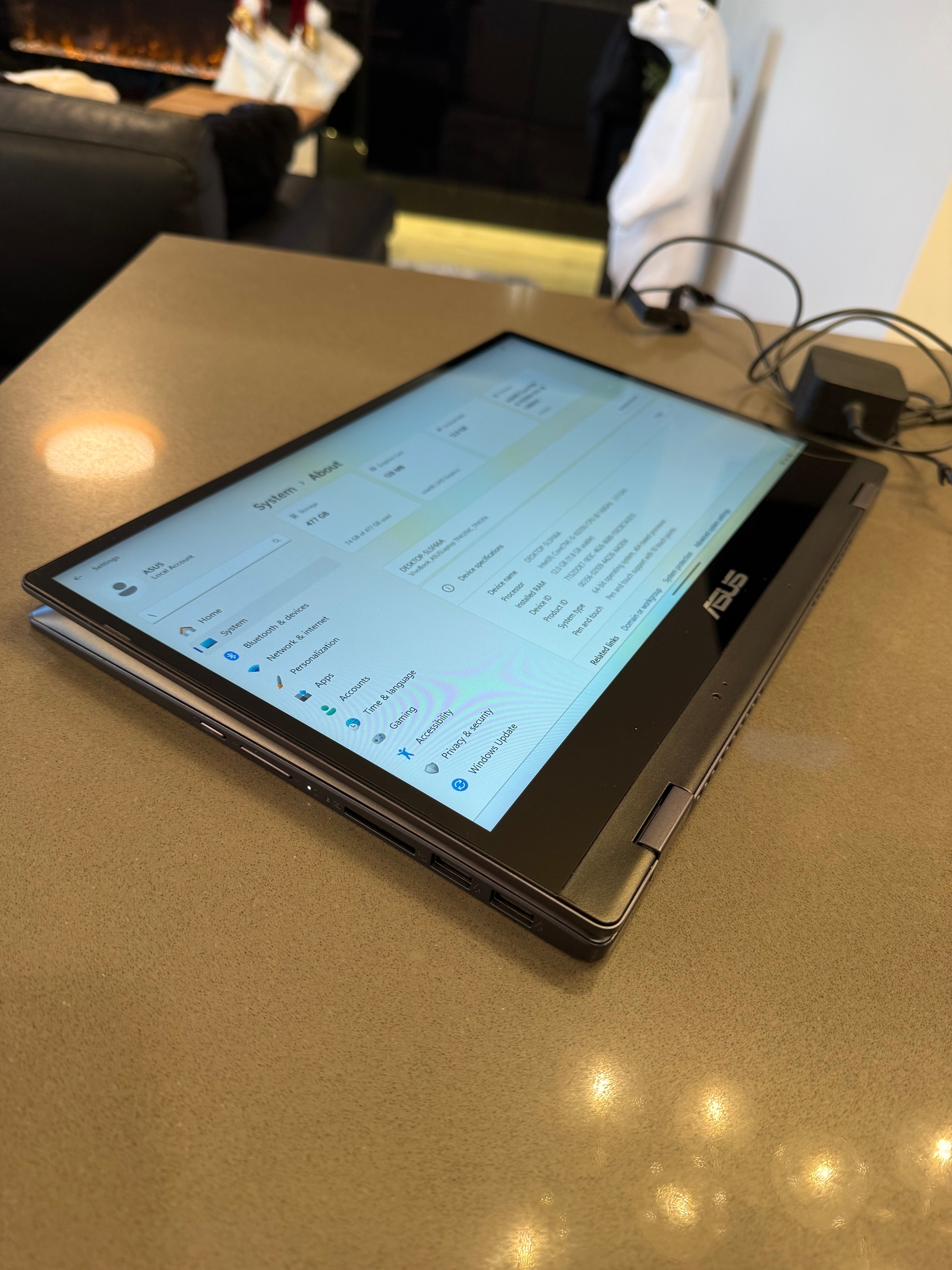 Asus VivoBook Flip Laptop 14" Intel QUAD Core i5-10210U / 12GB RAM 512GB SSD