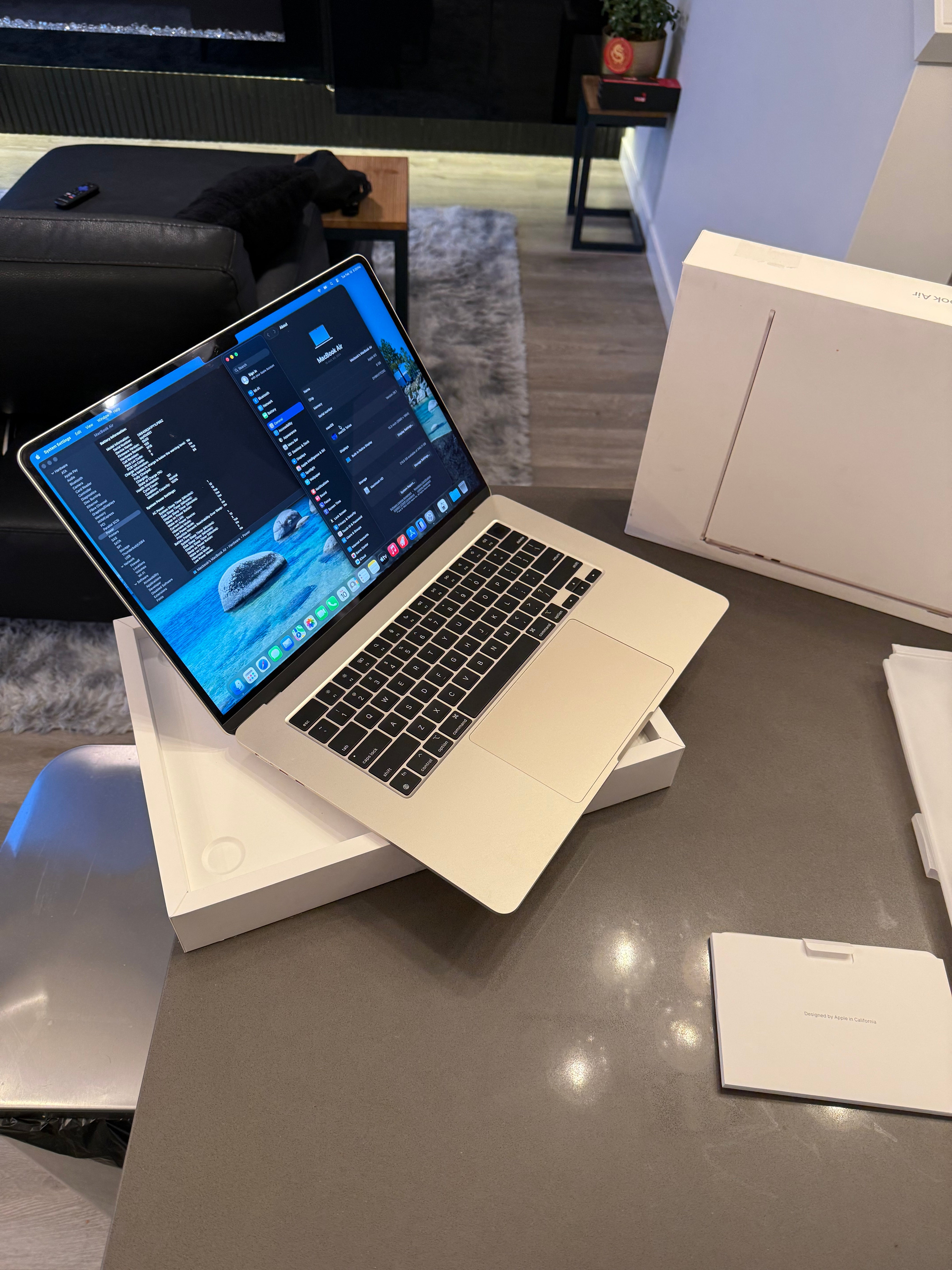 2024 Apple Macbook Air 15" Starlight/ M3 - 8 CORE/100% Battery