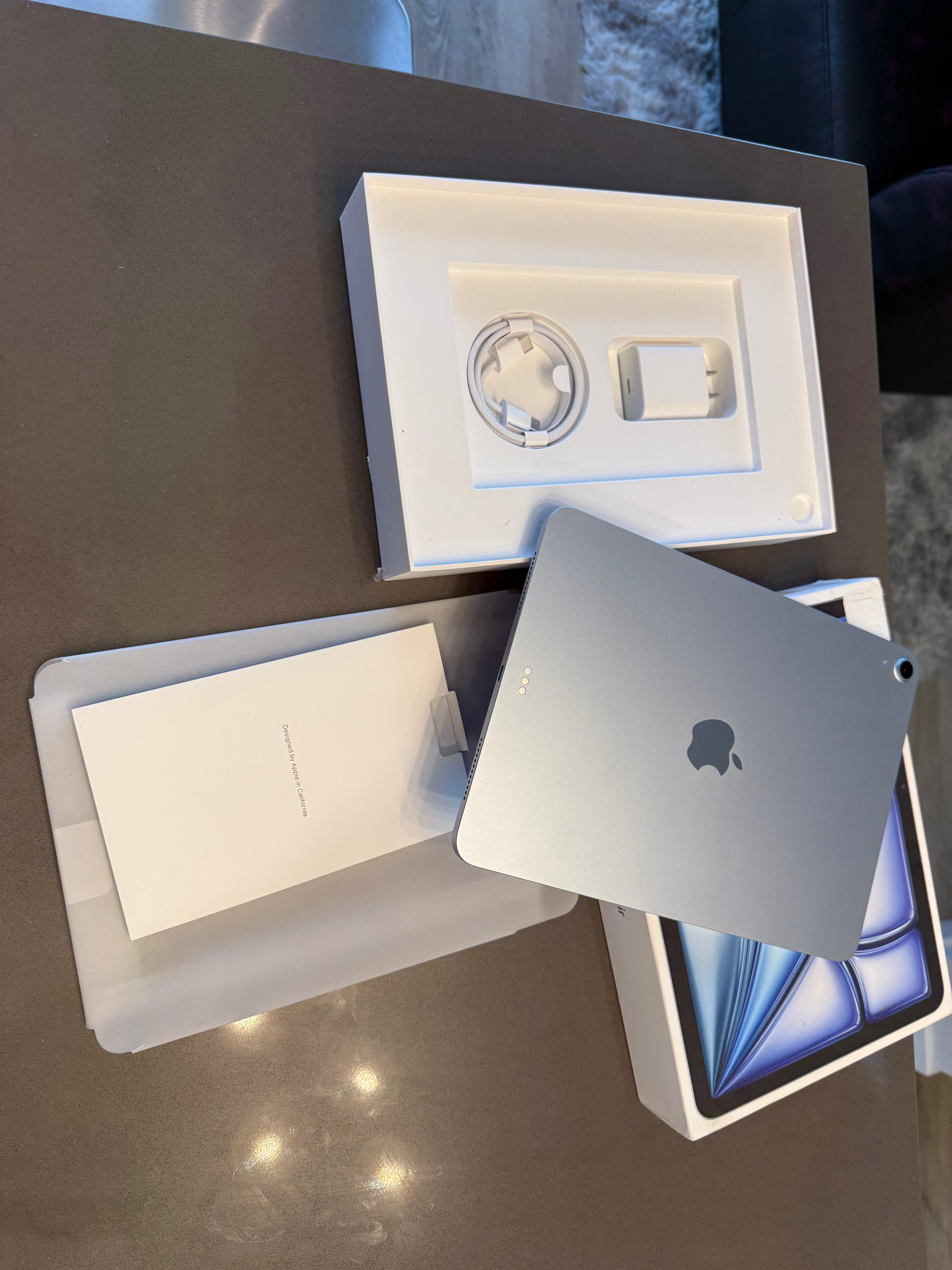 iPad Air M3 (2024) 11-inch 128 GB-Open box