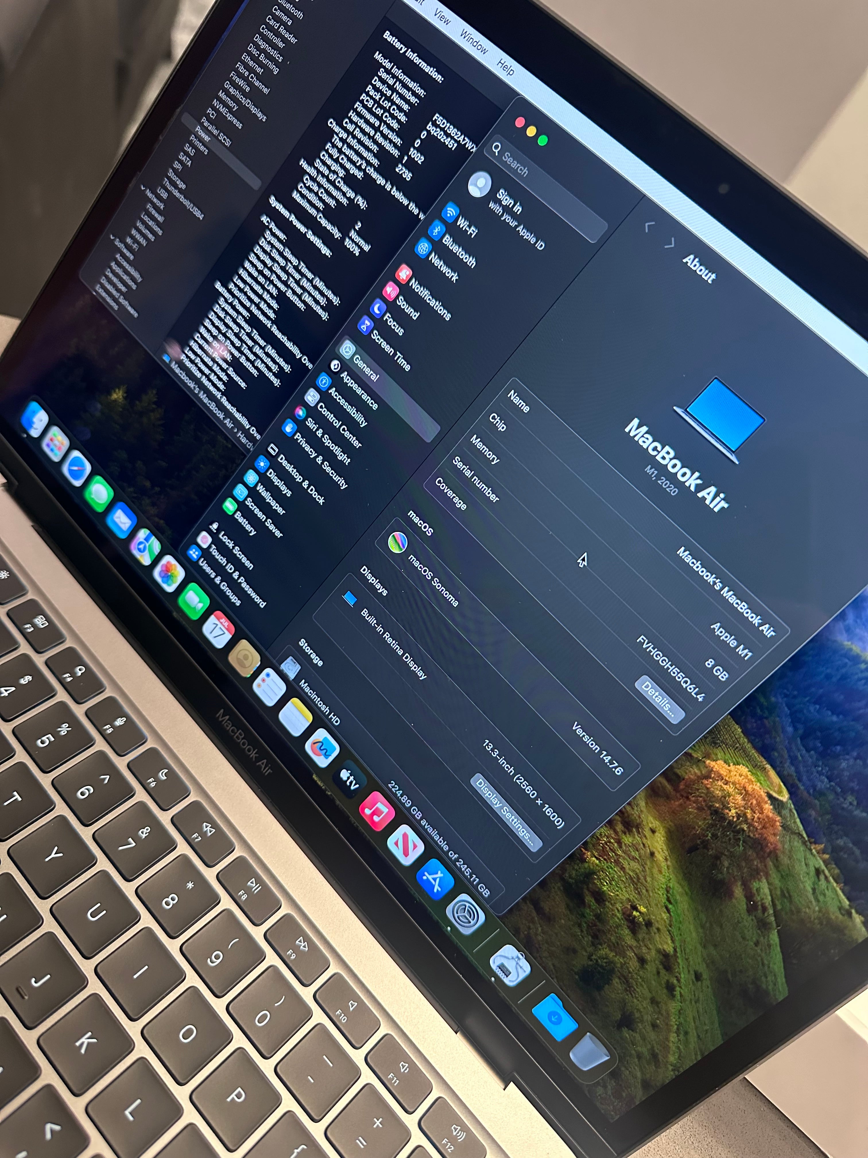 2020 Apple Macbook Air Space Grey- M1/ English 100% Batt macOS Sonoma