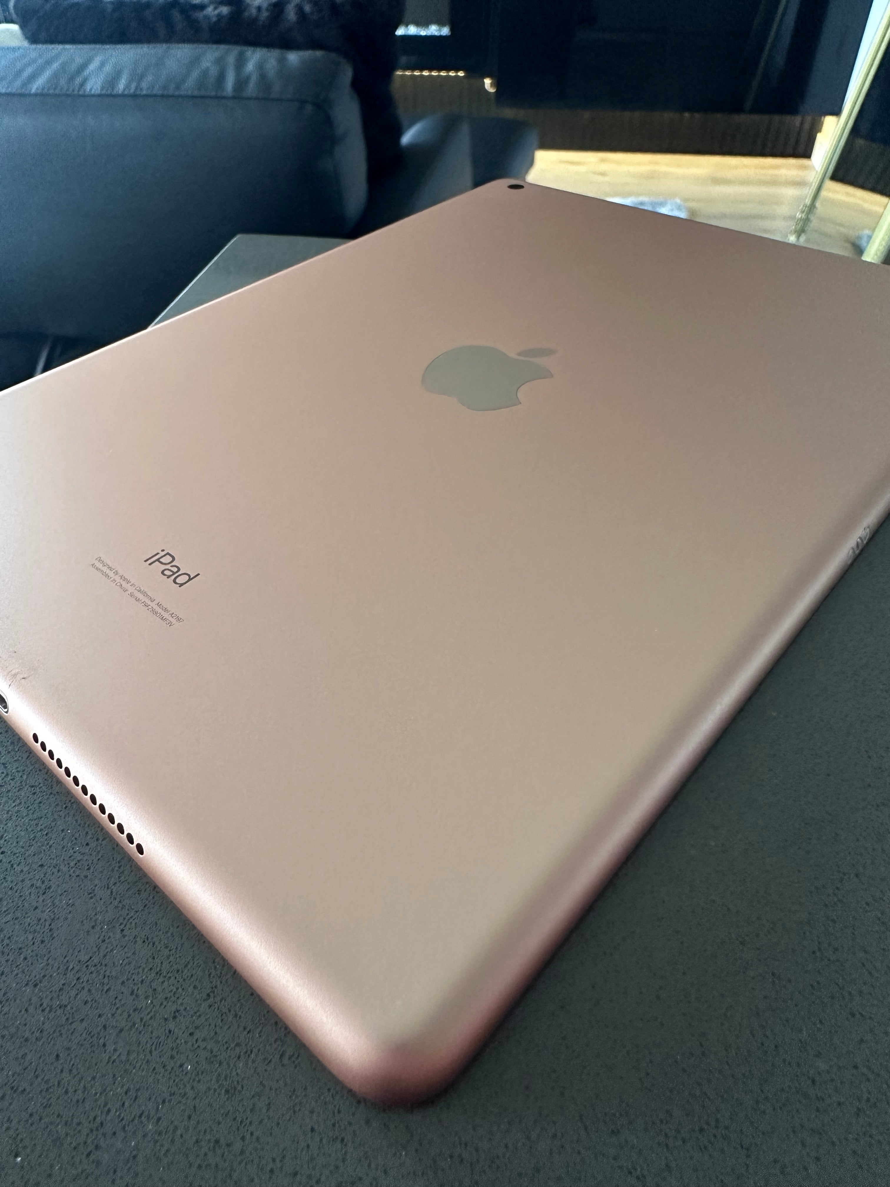 Apple iPad (7th Generation) Tablet - Gold 10.2-inch 128GB (Wi-Fi)