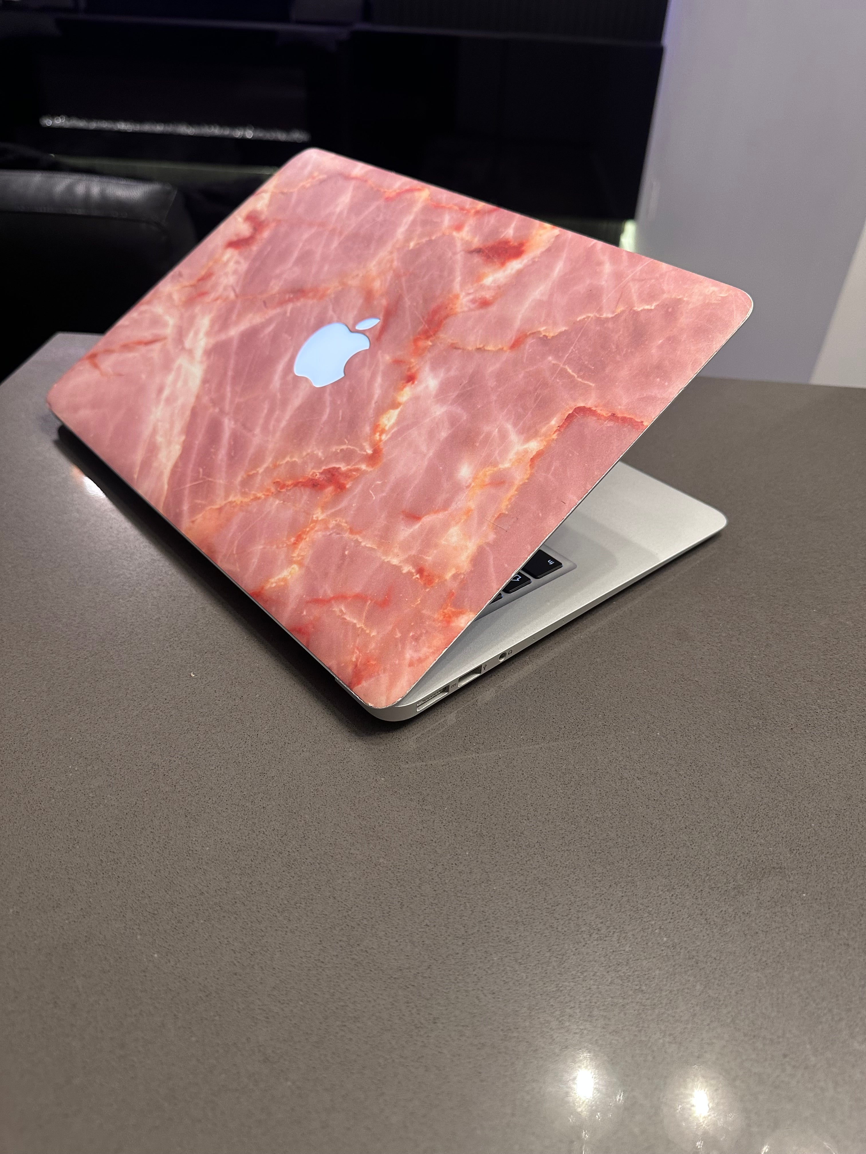 2017 Apple Macbook Air 13" /Intel Core i5/8GB RAM/NEW Battery